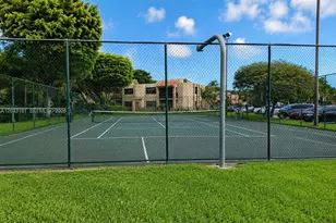 240 W Park Dr, Miami, FL 33172 - Photo 15