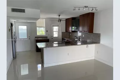 3030 Marcos Dr #T314, Aventura, FL 33160 - Photo 7