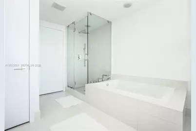 650 NE 32nd St #3505, Miami, FL 33137 - Photo 9