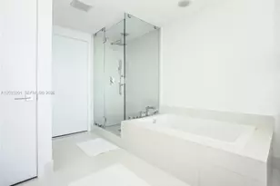 650 NE 32nd St, Miami, FL 33137 - Photo 9