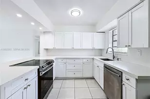 1838 Lauderdale Manor Dr, Fort Lauderdale, FL 33311 - Photo 11