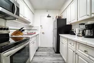 5225 Collins Ave, Miami Beach, FL 33140 - Photo 11