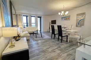 5225 Collins Ave, Miami Beach, FL 33140 - Photo 1