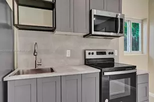 2442 Garfield St, Hollywood, FL 33020 - Photo 5