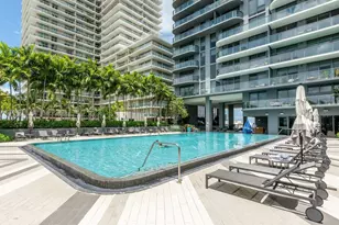 121 NE 34th St, Miami, FL 33137 - Photo 13