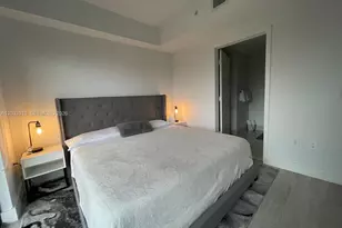 121 NE 34th St, Miami, FL 33137 - Photo 15