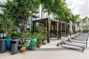 121 NE 34th St, Miami, FL 33137 - Photo 11