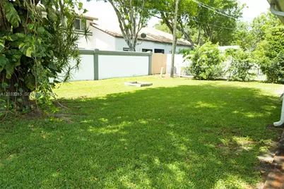 9880 NW 24th Pl, Sunrise, FL 33322 - Photo 17