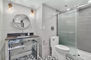 2655 Collins Ave, Miami Beach, FL 33140 - Photo 31