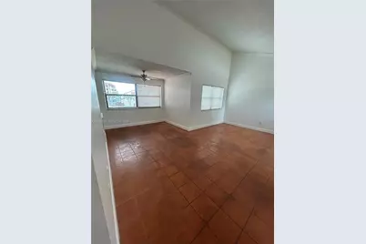 10284 NW 9th St Cir #204, Miami, FL 33172 - Photo 25