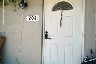 10284 NW 9th St Cir, Miami, FL 33172 - Photo 5