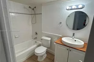 10284 NW 9th St Cir, Miami, FL 33172 - Photo 21