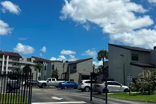 10284 NW 9th St Cir, Miami, FL 33172 - Photo 1
