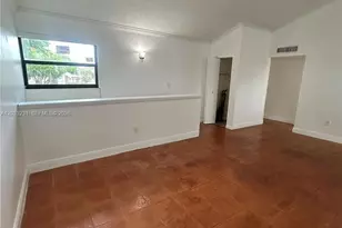 10284 NW 9th St Cir, Miami, FL 33172 - Photo 9