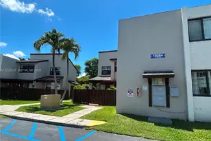 10284 NW 9th St Cir, Miami, FL 33172 - Photo 7