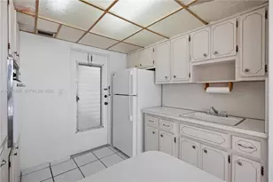 8001 Byron Ave, Miami Beach, FL 33141 - Photo 23