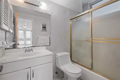8001 Byron Ave #3C, Miami Beach, FL 33141 - Photo 17