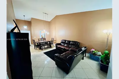 8203 NW 100th Dr, Tamarac, FL 33321 - Photo 7