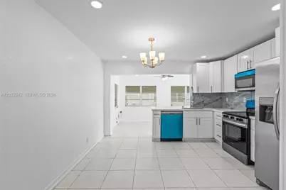 7505 NW 58th St, Tamarac, FL 33321 - Photo 9