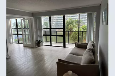 600 NE 36th St #211, Miami, FL 33137 - Photo 3