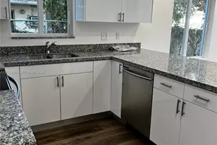 37 NW 70th St, Miami, FL 33150 - Photo 11