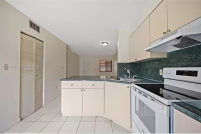 5490 W 21st Ct #310, Hialeah, FL 33016 - Photo 7