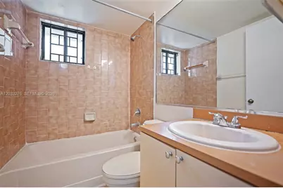 5490 W 21st Ct #310, Hialeah, FL 33016 - Photo 15