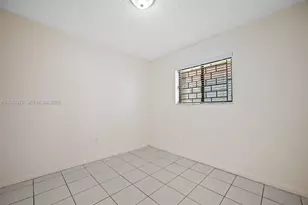 5490 W 21st Ct, Hialeah, FL 33016 - Photo 13