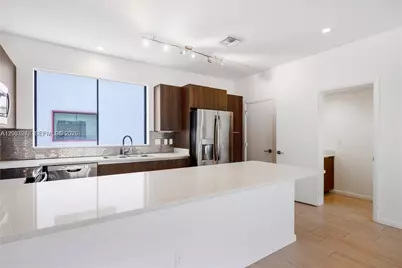 113 NE 6 St. #2121, Fort Lauderdale, FL 33304 - Photo 7