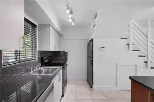 932 SW 6th St, Miami, FL 33130 - Photo 9