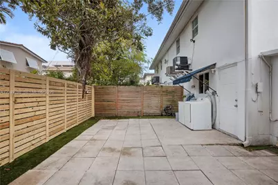 932 SW 6th St #5, Miami, FL 33130 - Photo 13