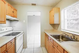 7820 SW 9th St, North Lauderdale, FL 33068 - Photo 9