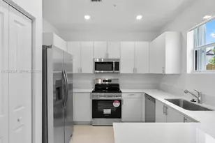 106 SW 184th Pl, Pembroke Pines, FL 33029 - Photo 5