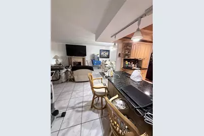 1975 W 44th Pl #401, Hialeah, FL 33012 - Photo 9