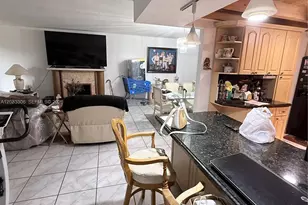 1975 W 44th Pl, Hialeah, FL 33012 - Photo 9