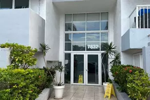 7832 Collins Ave, Miami Beach, FL 33141 - Photo 3