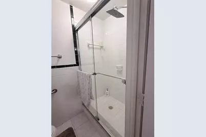 301 Bonaventure Blvd #7, Weston, FL 33326 - Photo 5