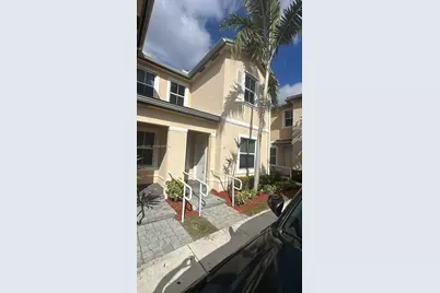 2819 SE 1st Dr #9, Homestead, FL 33033 - Photo 3