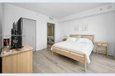 55 SW 9th St #3506, Miami, FL 33130 - Photo 5