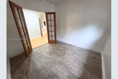 [Address not provided], Miami Lakes, FL 33014 - Photo 9