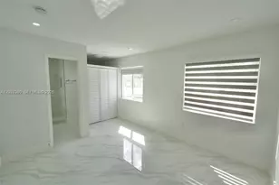 10381 SW 32nd St, Miami, FL 33165 - Photo 9