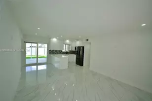 10381 SW 32nd St, Miami, FL 33165 - Photo 3