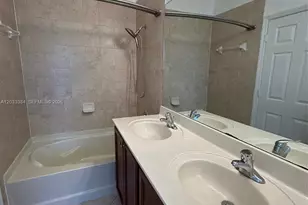 11503 NW 89th St, Doral, FL 33178 - Photo 17