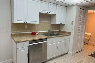 400 Commodore Dr, Plantation, FL 33325 - Photo 3