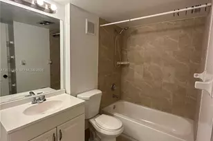 400 Commodore Dr, Plantation, FL 33325 - Photo 7