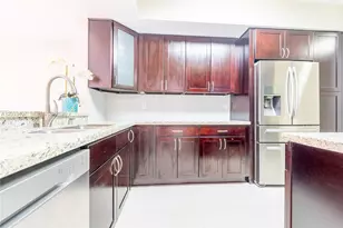 19160 NW 82nd Cir Ct, Hialeah, FL 33015 - Photo 11