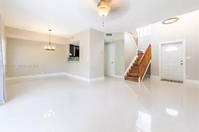 19160 NW 82nd Cir Ct #31L, Hialeah, FL 33015 - Photo 5