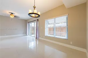 19160 NW 82nd Cir Ct, Hialeah, FL 33015 - Photo 7
