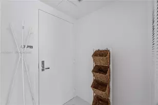 300 S Biscayne Blvd, Miami, FL 33131 - Photo 13