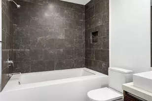 1100 Biscayne Blvd, Miami, FL 33132 - Photo 11